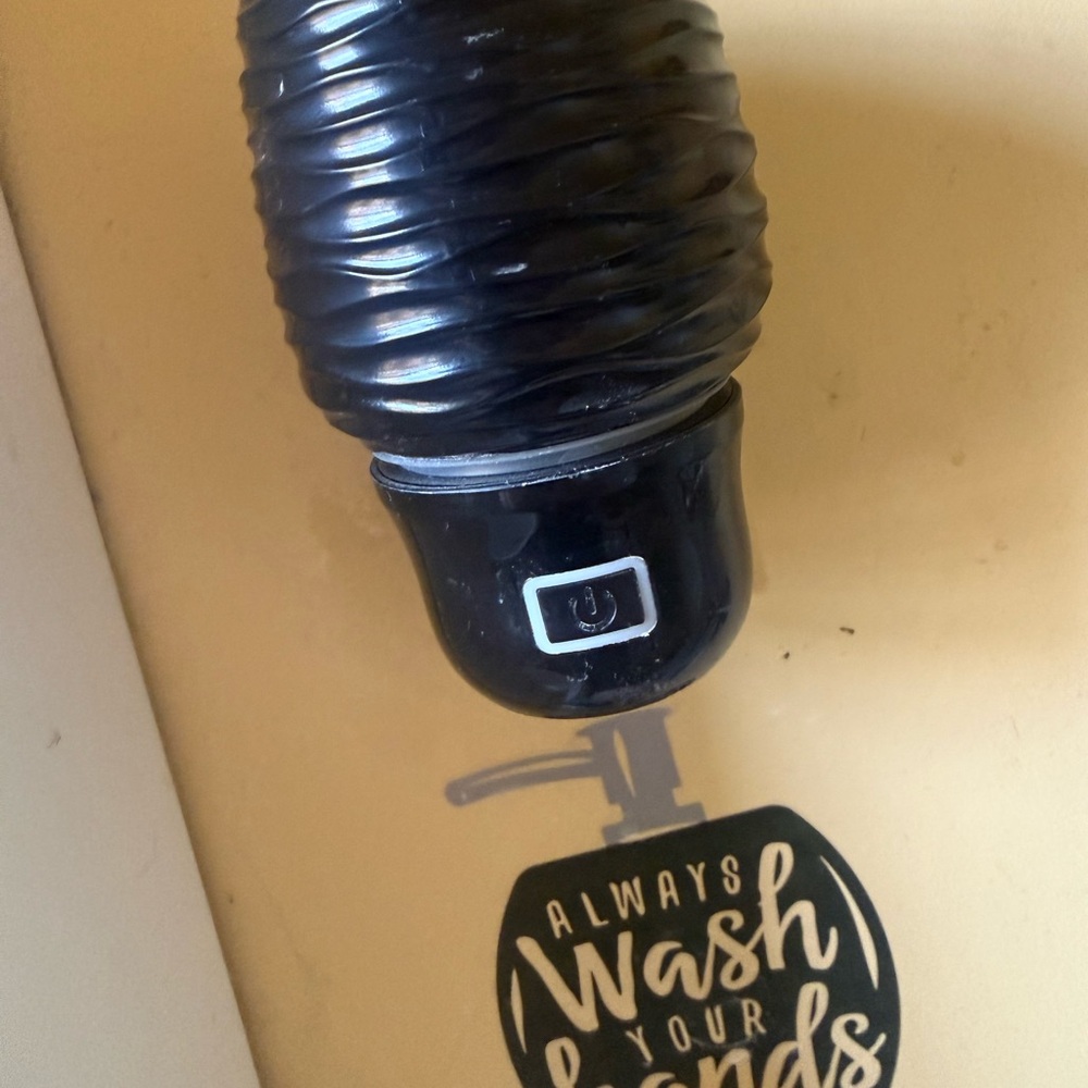 Black Scentsy air pod plug in